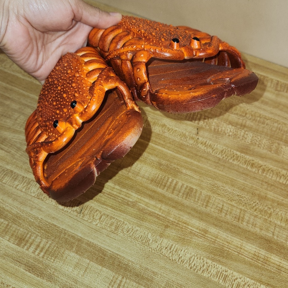 Quirky Lobster Slide Sandals - Picture 3 of 6